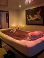 FOTOS DE DISCRETA Y LUJOSA SALA DE MASAJES PARA CABALLEROS ,BELLAS Y SEXIS MASAJISTAS.