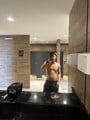 FOTOS DE SALVAJE Y MUY CALIENTE , CON MUCHAS GANAS DE FOLLARTE JOVEN ATLETA
