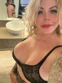 FOTOS DE MUJER, TRANS RUBIA DE CUERPO EXCITANTE CARIÑOSA EMOJI ARDIENTE.