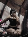 FOTOS DE EMO NALGONA, PIERNONA, BLANQUITA PERFORADA Y TATUADA CON GANAS DE ANAL
