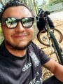 FOTOS DE HOMBRE JOVEN CON MUCHA ENERGÍA Y GANAS DE SATISFACERTE