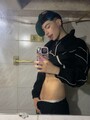 FOTOS DE MATEO A LA ORDEN HOMBRE DE 18 AÑOS CON MIEMBRO GRANDE Y CUERPO NATURAL
