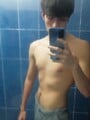 FOTOS DE MIDO 1.80, TENGO 19, COMPLEXIÓN DELGADA