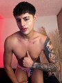 FOTOS DE CHICO MUY SENSUAL CUERPO ESBELTO TATUADO