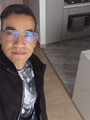 FOTOS DE HOMBRE SERIO, VARONIL Y RESERVADO. DISPUESTO A SACARTE LA LECHE