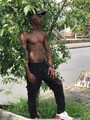 FOTOS DE SOY NEGRO CHOCOLATE DISPUESTO A COMPLACERTE ME MIDE 23 CENTIMETROS