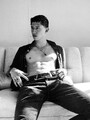 FOTOS DE JOVEN GUAPO Y APASIONADO ESPERANDO POR UNA NOCHE CALIENTE HE INOLVIDABLE