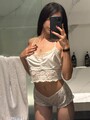FOTOS DE XIMENA, DELGADA, PELO NEGRO CON TATUAJES SEXYS !!