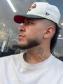 FOTOS DE MASCULINO PELUDO VERSÁTIL TATUADO DE PASO EN LA CIUDAD