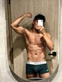 FOTOS DE JOVEN ATLÉTICO, NUEVO EN LA CIUDAD CON UN BUEN CUERPO