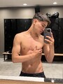FOTOS DE JOVEN VERSÁTIL COMPLACIENTE Y VARONILARRECHO