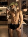 FOTOS DE HEY , JOVEN TATUADO ATLÉTICO LISTO PARA COMPLACERLO