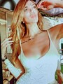 FOTOS DE ATENCION A PAREJAS ALTA DELGADA FEMENINA Y ELEGANTE CON UN GRAN CARAMELO