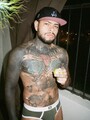FOTOS DE HOMBRE DOMINANTE, TATUADO, VARONIL Y DISCRETO