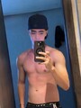 FOTOS DE UNIVERSITARIO ALTO ATENTO Y CABALLEROSO DISCRETO SOLO MUJERES