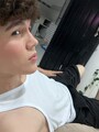 FOTOS DE CHICO ALTO Y JOVEN DE 18 AÑOS ESCRIBE Y PREGUNTA .