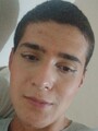 FOTOS DE CHICO JOVEN DELGADO DE 25 AÑOS CON GANAS DE COMPLACER