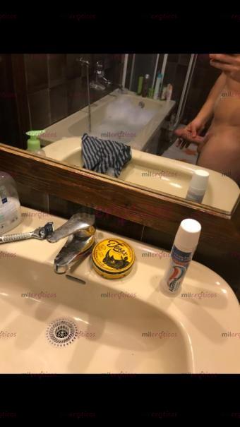Fotos de 27 anni di bella presenza.. con massima discrezione e professionalità