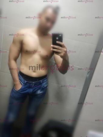 Fotos de Solo chicas. Estoy esperando por ti para encender está llama por todo tu cuerpo.