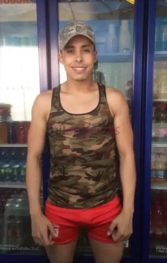 Scort activo dotado 19 cm de verga me llamo diego tengo 23 anos soy activo nuevo recien llegado arica disponible buenos precios con lugar piola morbos...
