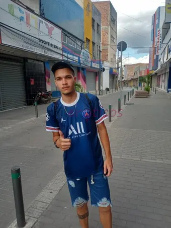 Garoto novinho com 18 anos viciado em um sexo pardo com cara de safado magrinho definido pegada forte to afim de socar sem do em um passivo sem frescu...