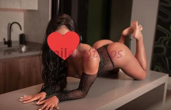 Prazer aninha cuiabana sou absolutamente perfeita para quem busca uma companhia agradavel sou uma moreninha cor de cuia 158 m 54 kg uma legitima bonec...