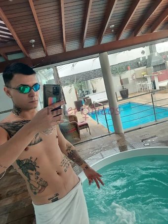 Prazer kaik versatil sou estilo namoradinho bem safado na cama e sou sem frescuras faco pg mamando 2 apenas deixo me mamar adoro casados e mantenho si...