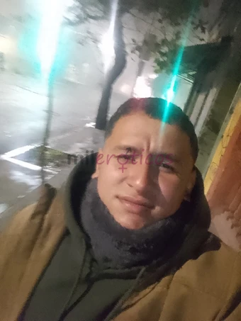 Buenas venezolano hetero 19 cm curioso busca complacer damas maduras y conocer gente y pasarla bien y dar un poco de colageno a las personas que realm...
