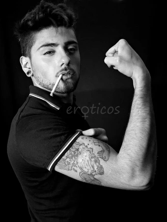 Hola soy martin joven 27 anos estudiante tatuado morboso regalon me gustan las conocer a las personas y el sexo una buena charla siempre es agradable...