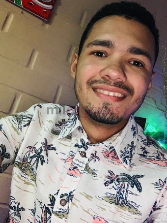 Hombre de 24 anos dispuesto a complacerte estoy listo para hacerte de todos ricas caricias besos y otras cosita18 cm de verga para satisfacer tus gust...