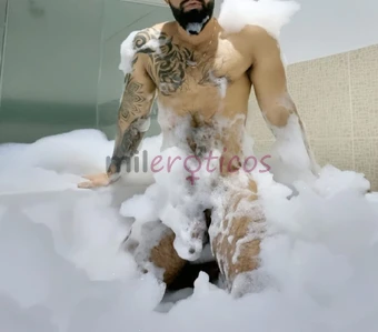 Hola santiago de chile soy matheo un macho costeno vergon con muchas ganas de comer culo y bocas ricas soy un macho muy aseado respetuoso serio varoni...