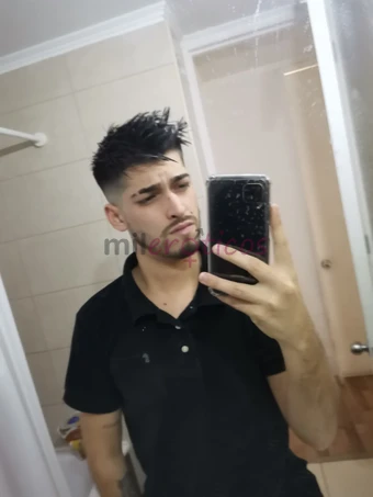 James en tu ciudadcuento con lugar y realizo domicilios llamame o escribememasajes trios morbos etc chileno bisexual disponible para el mejor morbo fe...