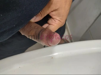 Robusto gordito tes triguena de ojos marron normal limpio complaciente y puntual algo timido pero intenso a la hora de ejecutar la actividad que nos p...