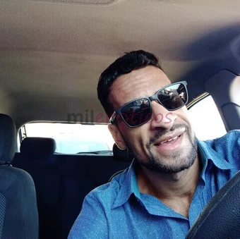 Sou antecioso gosto de sair e fazer novas amizades quero sucesso profissional e so atendo mulheres sou eterno top e nao fasso sessoes so atendo mulher...