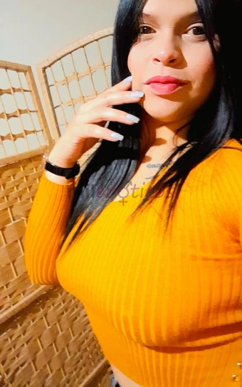 H ola amor me llamo alejandra me encanta hacerle el amor a los hombres soy super tierna y consentida tengo 25 anos quiero que vivas un momento de pasi...