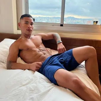 Nao ofereco apenas um momento ofereco uma experiencia para o resto da sua vida prazer sou patricky patton faco tudo acontecer de forma bem natural e s...