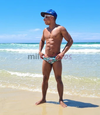 Trazendo a medida certa entre carinho e pegada completo e bem educado combinando rosto corpo e dote o unico que garante pau igual as fotos realmente d...