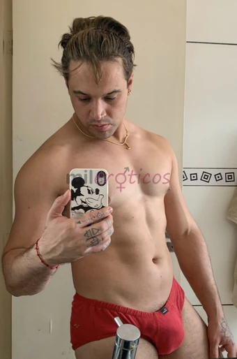 Oi prazer sou alexandre atv tenho 28 anos 1 80 de altura com 90 kg pes 42 e dote de 21 cm estou disponivel para que possamos curtir bons momentos te p...