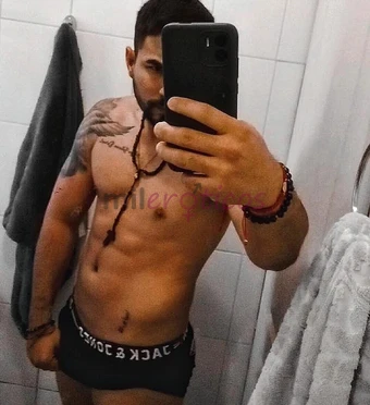 Discreto complaciente a todos las fantasias que quieras vivir con la capacidad de hacerte vivir una experiencia donde te sacara de la rutina y el dia...