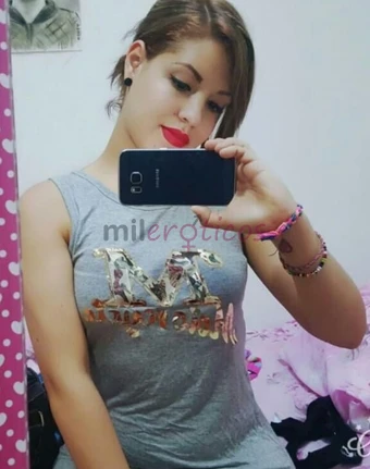 Me gusta disfrutar del sexo al maximo por eso en la intimidad doy un trato de polola con besos reales caricias abrazos y una muy excitante sesion de r...