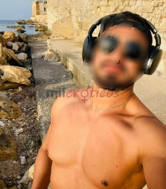 Hola corazon soy lorenzo y me encuentro en santiago centro mi atencion es muy completa para mujeres y muy complaciente soy un profesional y por ende s...