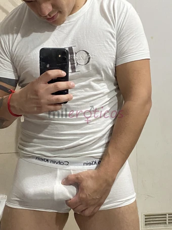 Macho activo estudiante varonil dotado inteligente simpatico carinoso caliente buen besador chileno amp amp cuento con depto propio en metro ecuador a...