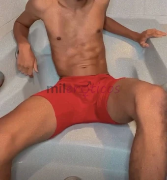 Ola meu nome e pablosou conhecido por ser um bom conversador e ter uma boa pegadaofereco servicos de videochamada e massagem posso atender em moteis o...
