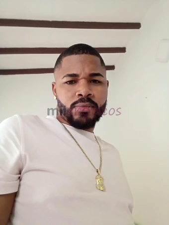 Hola soy dominicano caliente dis puestos a complacerte como novio acon complacer en los que pida no inporta la hora que sea no tengo lugar disponible...
