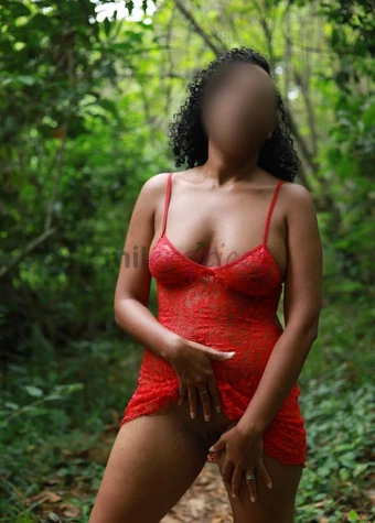 Oi eu sou a maiy 25 anos toda natural e fogosa te garanto momentos deliciosos uma bucetinha quentinha e gostosa e uma chupada inesquecivel atendo em l...