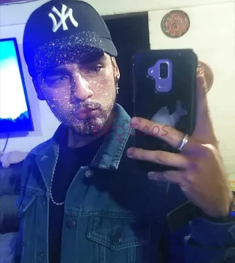 Trabajo con trato de pareja besos oral mutuo mas turbacion mutua masajes fetiches te hablo sucio penetracion fantasias a su gusto etc a su servicio y...