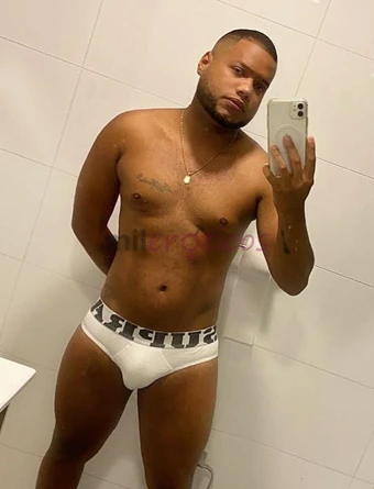 Hola soy angel tengo 27 anos mido 1 73 de altura amp negro 21 7 cm gruesafotos 100 reales nada de engano o estafa amp disponibleofreciendo un servicio...