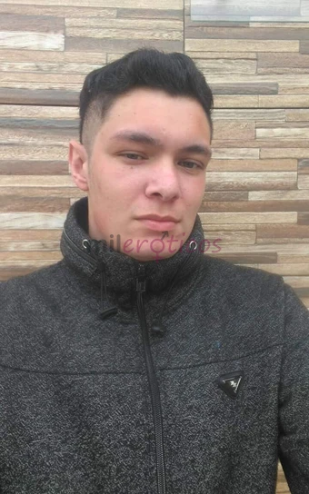 Meu nome e gabriel tenho 27 anos 2 m de altura uma pessoa amorosa carinhosa e claro bem safado e sou dotado de um pau grande minhas preferencias por h...