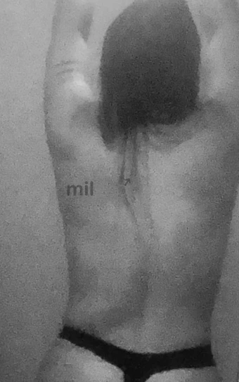 Ola me chamo elis sou discreta acompanhante a dois anos e minha preferencia homens maduros ntenho local cobro por horanovinhos n a interessemoro em ca...