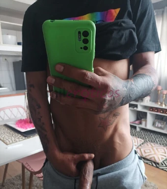 Hola que tal me llamo jeanpier colombiano tengo 24 anos de edad mido 1 74 cm goloso morboso fetichista jugueton vergon y culon 20 cm y culon estoy aqu...